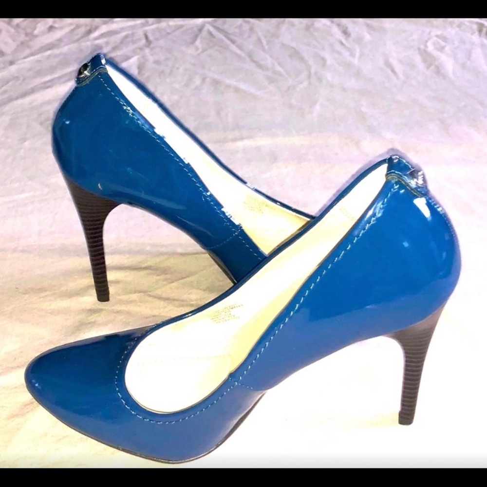 Calvin Klein 4” heels - blue patent leather pumps